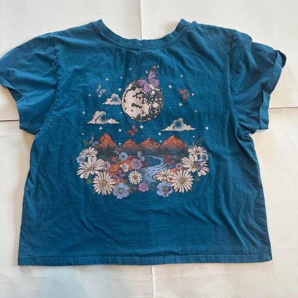Vibe N' embroidered flower graphic tee- size xl - Picture 4 of 5
